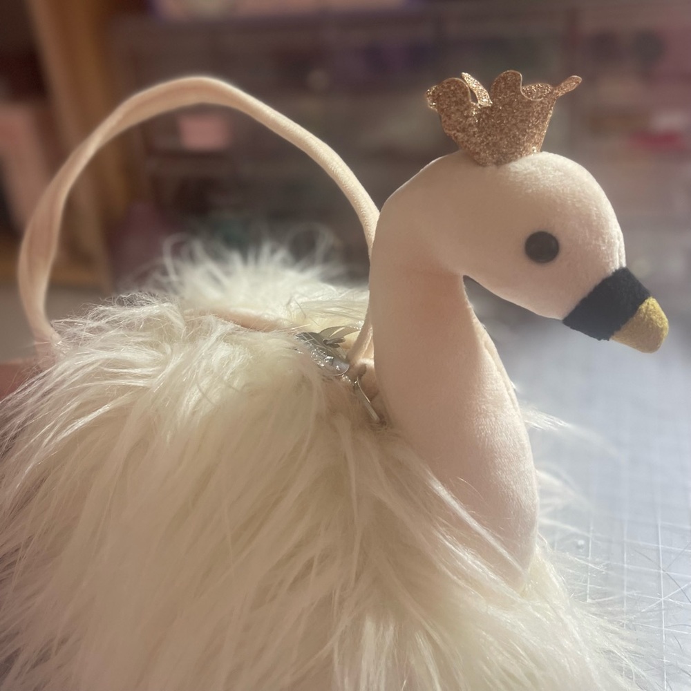 Jellycat Fluffy Fancies Purse - Swan